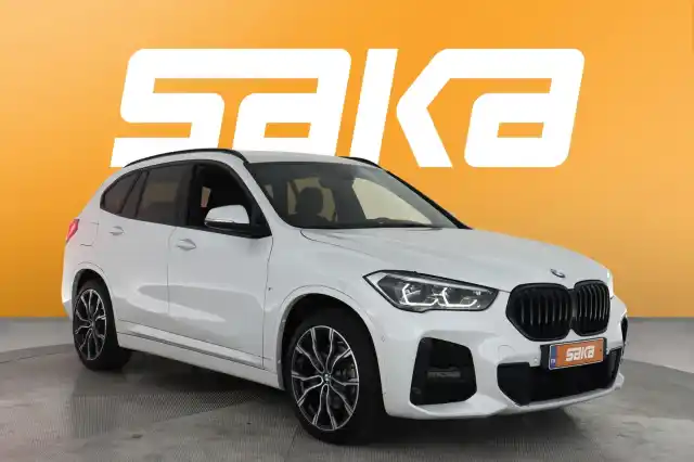 Valkoinen Maastoauto, BMW X1 – VAR-41511