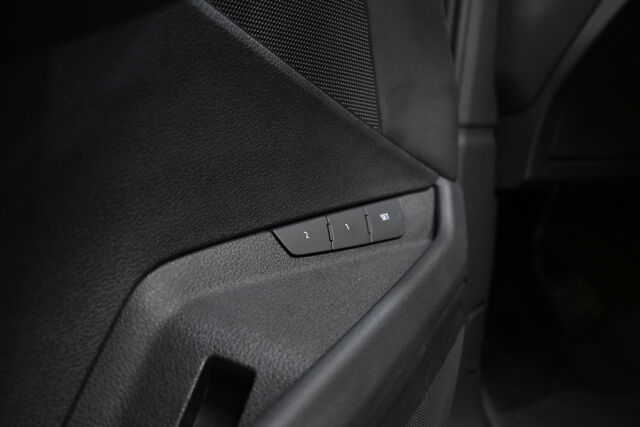 Harmaa Coupe, Audi e-tron – VAR-41951