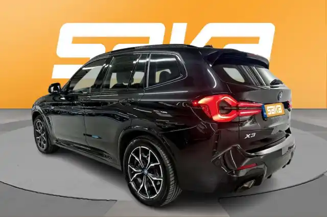 Musta Maastoauto, BMW X3 – VAR-42242