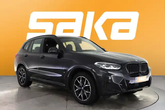 Musta Maastoauto, BMW X3 – VAR-42242