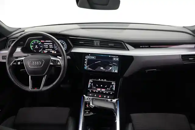 Musta Maastoauto, Audi e-tron – VAR-42313