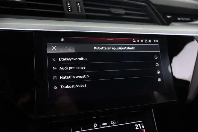 Musta Maastoauto, Audi e-tron – VAR-42313