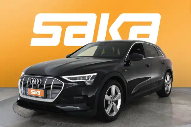 Musta Maastoauto, Audi e-tron – VAR-42313