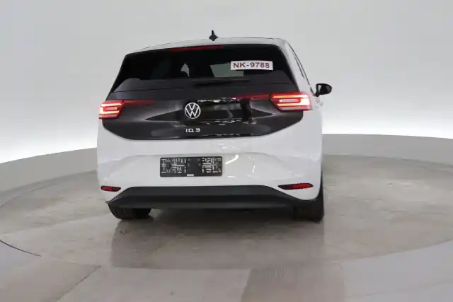 Valkoinen Viistoperä, Volkswagen ID.3 – VAR-42455