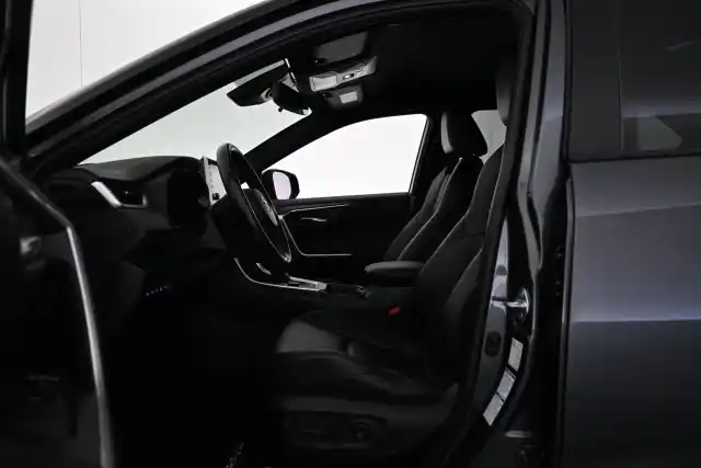 Harmaa Maastoauto, Toyota RAV4 Plug-in – VAR-42841