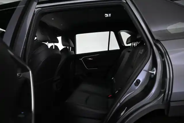 Harmaa Maastoauto, Toyota RAV4 Plug-in – VAR-42841