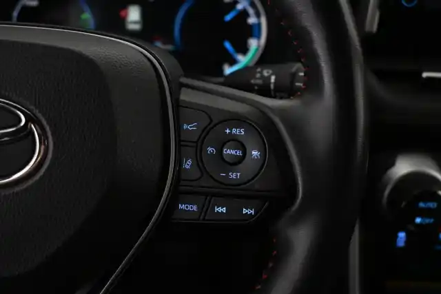 Harmaa Maastoauto, Toyota RAV4 Plug-in – VAR-42841