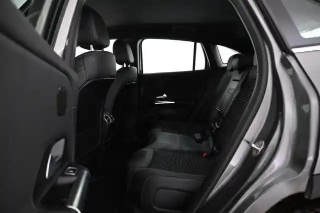 Harmaa Maastoauto, Mercedes-Benz EQA – VAR-42907