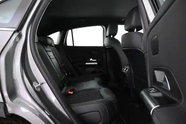 Harmaa Maastoauto, Mercedes-Benz EQA – VAR-42907