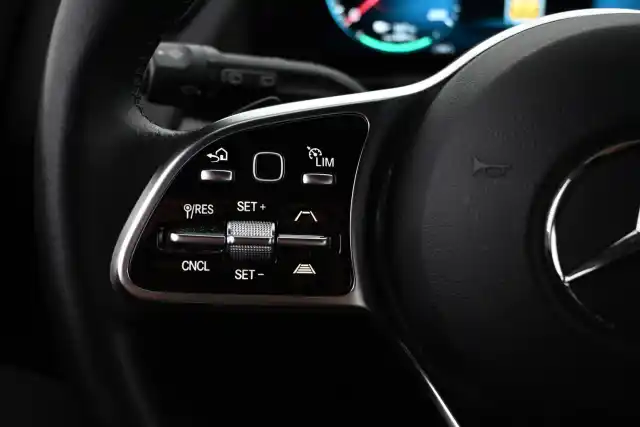 Harmaa Maastoauto, Mercedes-Benz EQA – VAR-42907