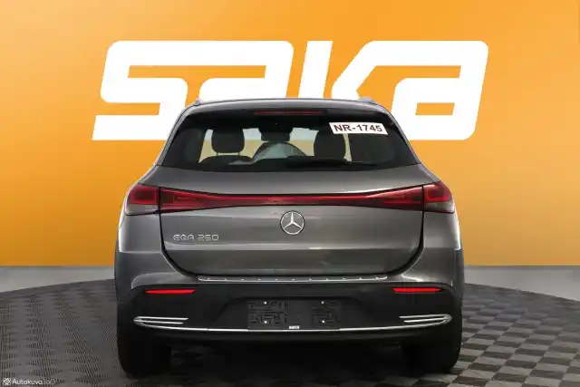 Harmaa Maastoauto, Mercedes-Benz EQA – VAR-42907