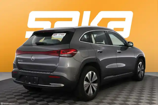 Harmaa Maastoauto, Mercedes-Benz EQA – VAR-42907