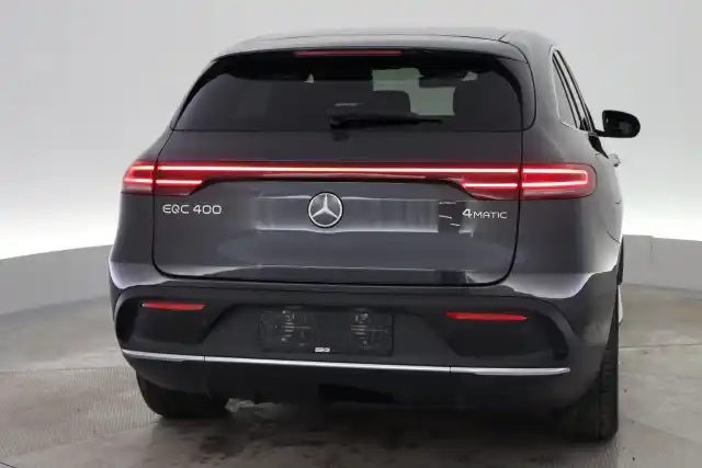 Harmaa Maastoauto, Mercedes-Benz EQC – VAR-42924