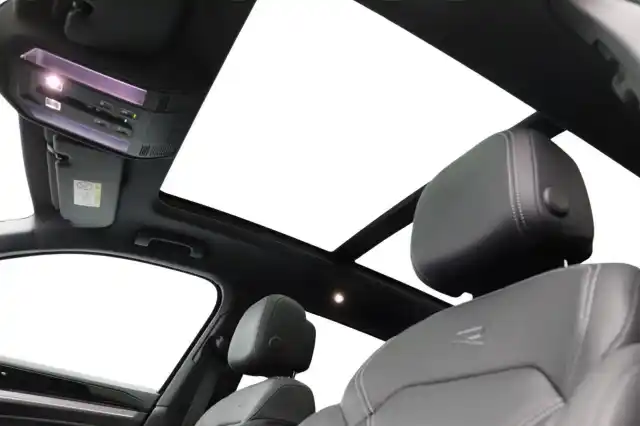 Harmaa Maastoauto, Volkswagen Touareg – VAR-42980