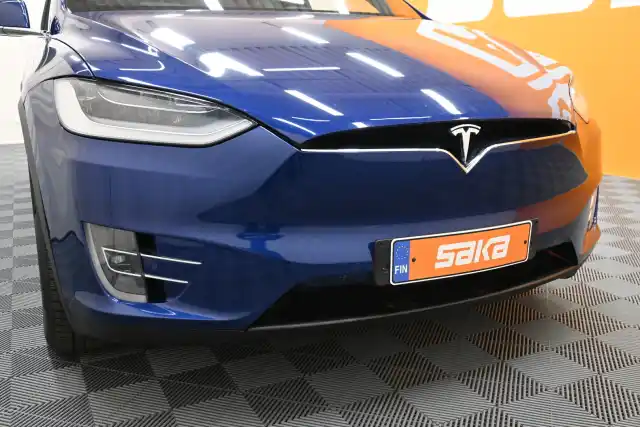 Sininen Maastoauto, Tesla Model X – VAR-43249