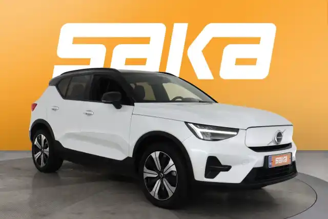 Valkoinen Maastoauto, Volvo XC40 – VAR-43505