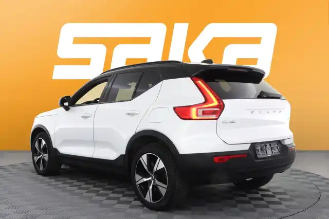 Valkoinen Maastoauto, Volvo XC40 – VAR-43614