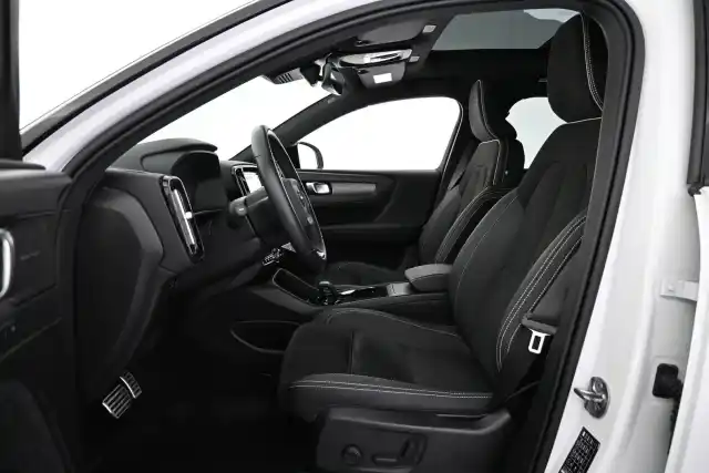 Valkoinen Maastoauto, Volvo XC40 – VAR-43614