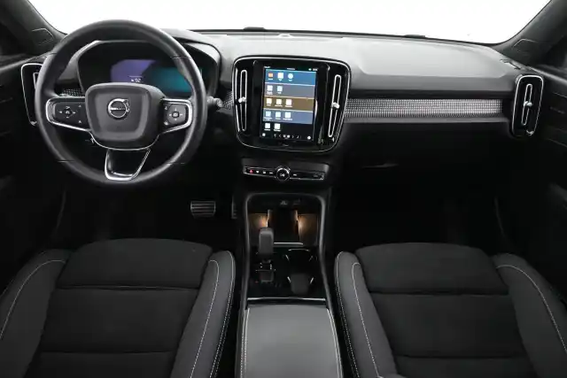 Valkoinen Maastoauto, Volvo XC40 – VAR-43614