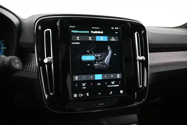 Valkoinen Maastoauto, Volvo XC40 – VAR-43614