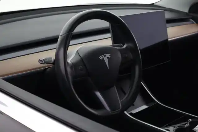 Musta Sedan, Tesla Model 3 – VAR-43717