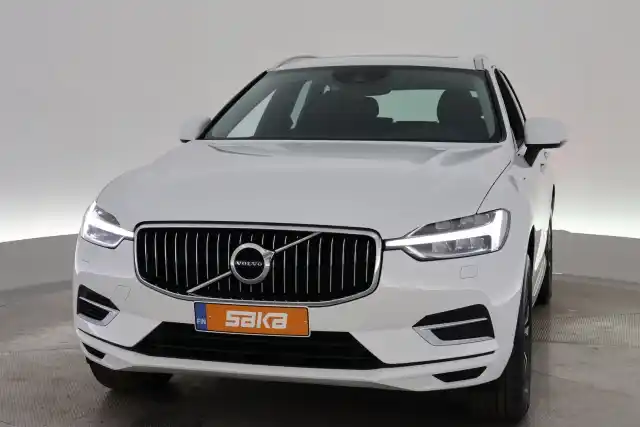 Valkoinen Maastoauto, Volvo XC60 – VAR-43846