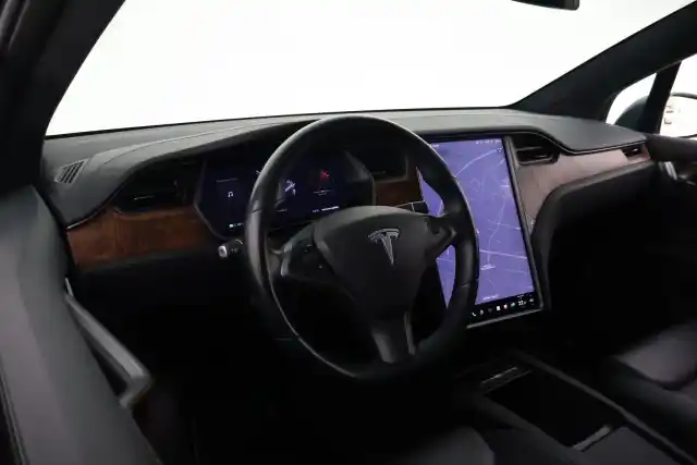 Harmaa Maastoauto, Tesla Model X – VAR-43896