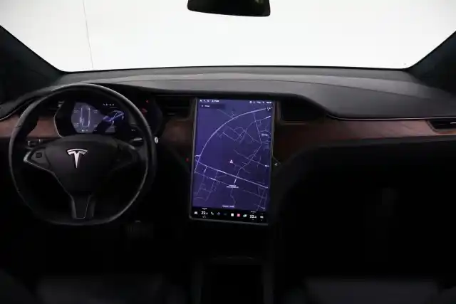 Harmaa Maastoauto, Tesla Model X – VAR-43896