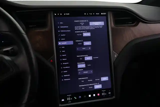 Harmaa Maastoauto, Tesla Model X – VAR-43896