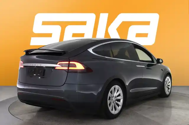 Harmaa Maastoauto, Tesla Model X – VAR-43896