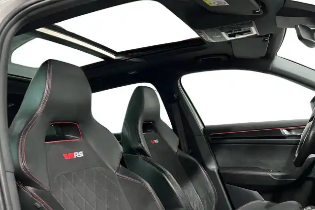 Harmaa Maastoauto, Skoda Kodiaq – VAR-43918