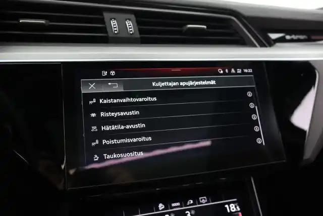 Harmaa Maastoauto, Audi e-tron – VAR-43954