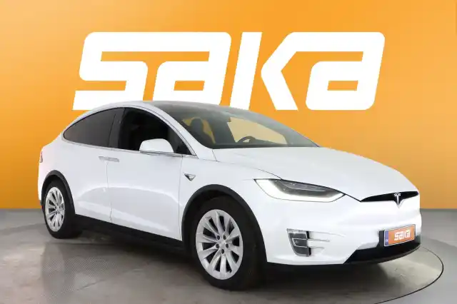 Valkoinen Maastoauto, Tesla Model X – VAR-44034