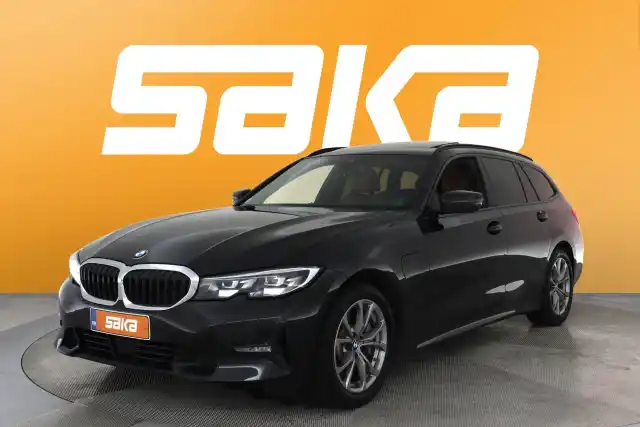 Musta Farmari, BMW 330 – VAR-44482