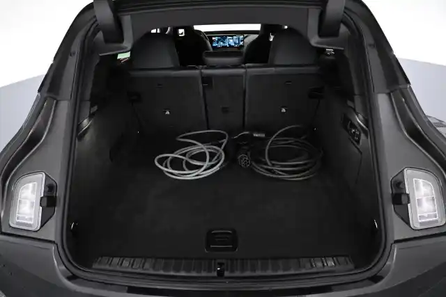 Musta Maastoauto, BMW iX – VAR-44651