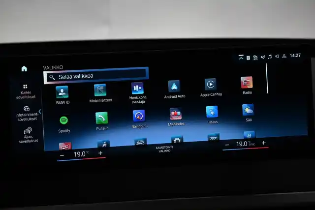 Musta Maastoauto, BMW iX – VAR-44651