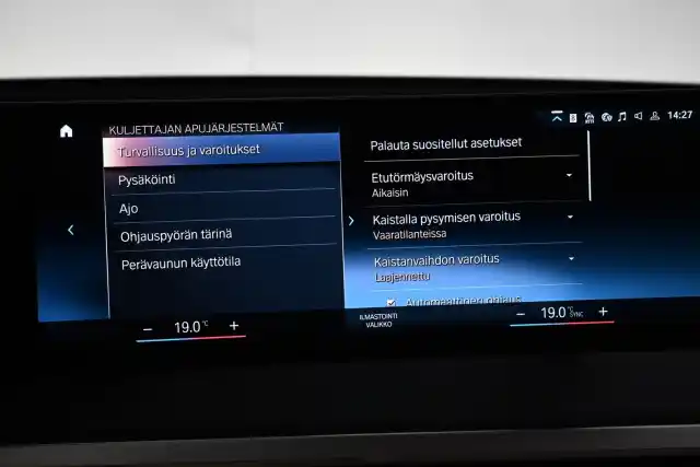 Musta Maastoauto, BMW iX – VAR-44651