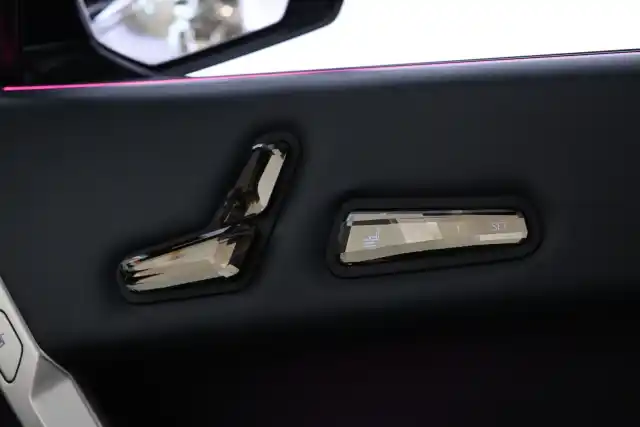 Musta Maastoauto, BMW iX – VAR-44651