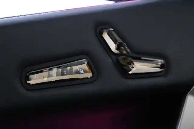 Musta Maastoauto, BMW iX – VAR-44651