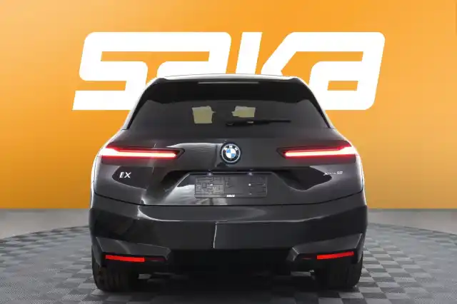 Musta Maastoauto, BMW iX – VAR-44651