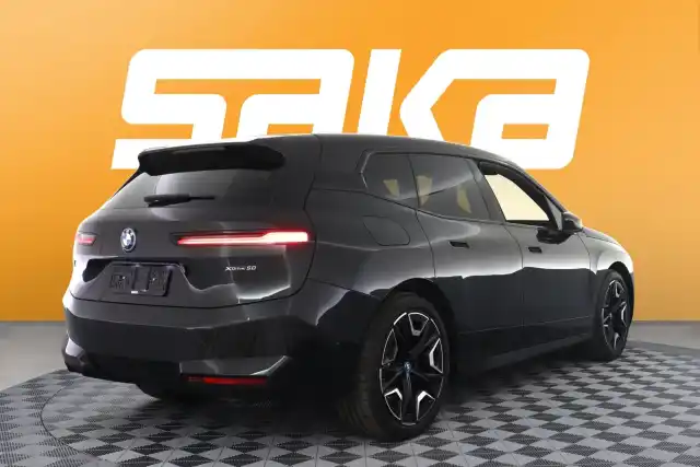 Musta Maastoauto, BMW iX – VAR-44651