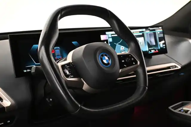 Musta Maastoauto, BMW iX – VAR-44651