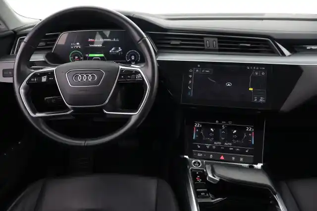 Musta Maastoauto, Audi e-tron – VAR-44803