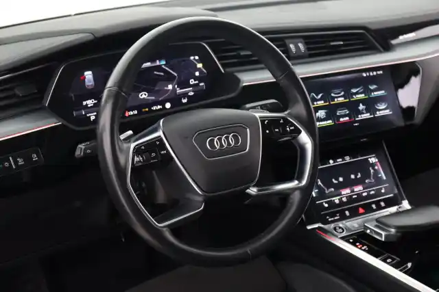 Valkoinen Coupe, Audi e-tron – VAR-44903