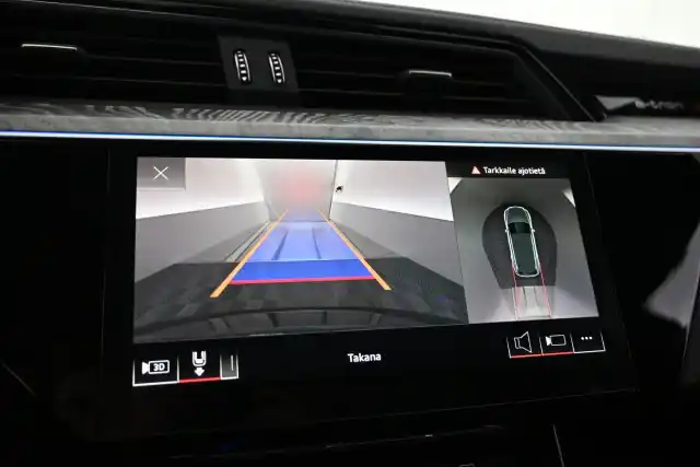 Harmaa Maastoauto, Audi e-tron – VAR-45374