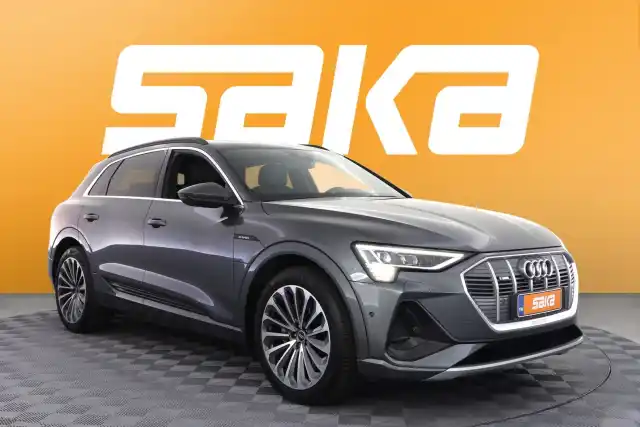Harmaa Maastoauto, Audi e-tron – VAR-45374