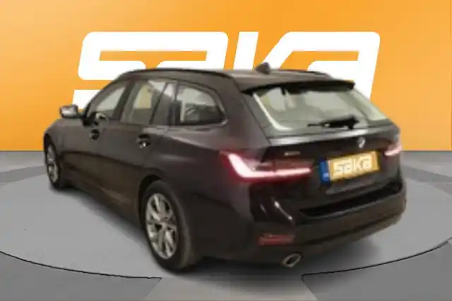 Musta Farmari, BMW 330 – VAR-45417