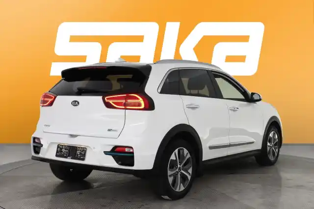 Valkoinen Maastoauto, Kia NIRO – VAR-45484