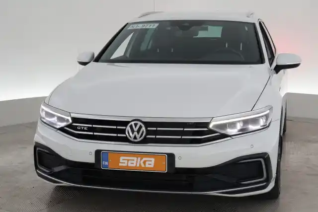 Valkoinen Farmari, Volkswagen Passat – VAR-45528