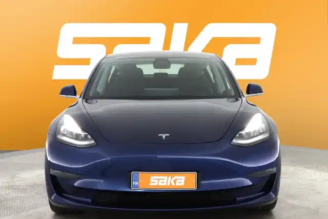 Sininen Sedan, Tesla Model 3 – VAR-45550